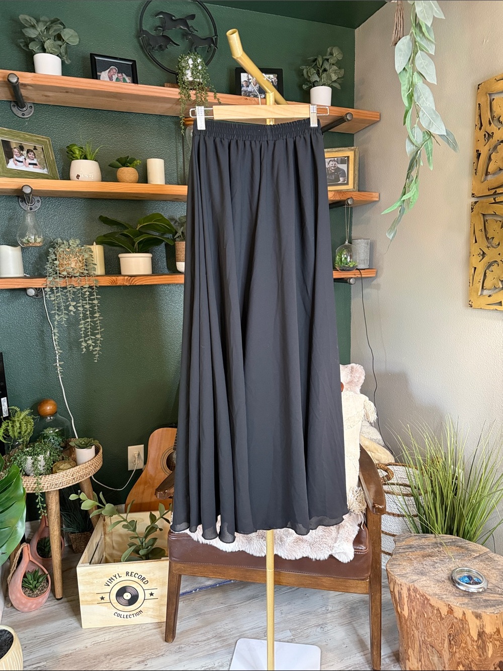 Source Unknown Black Maxi Skirt - Flowing A-Line